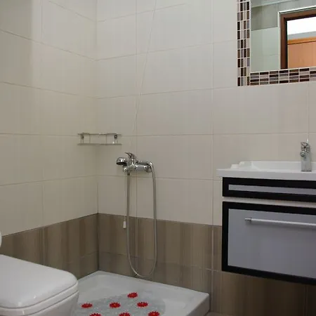 Manos Palace Apartment