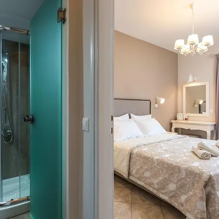 Apartment Manos Palace